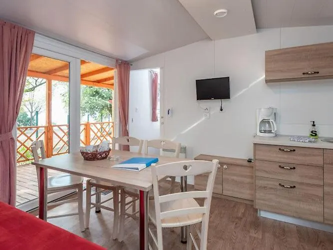 Holiday home Mobile Home In Camping Paklenica, Starigrad, At The Beach